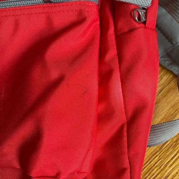 Bright pink backpack - Picture 4 of 5